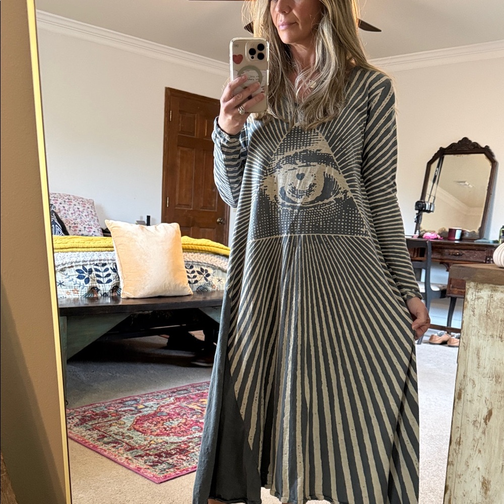 🧡 RESERVED FOR S. 🧡 Magnolia Pearl Rays for Daze Dylan Tee Dress Ozzy One Size